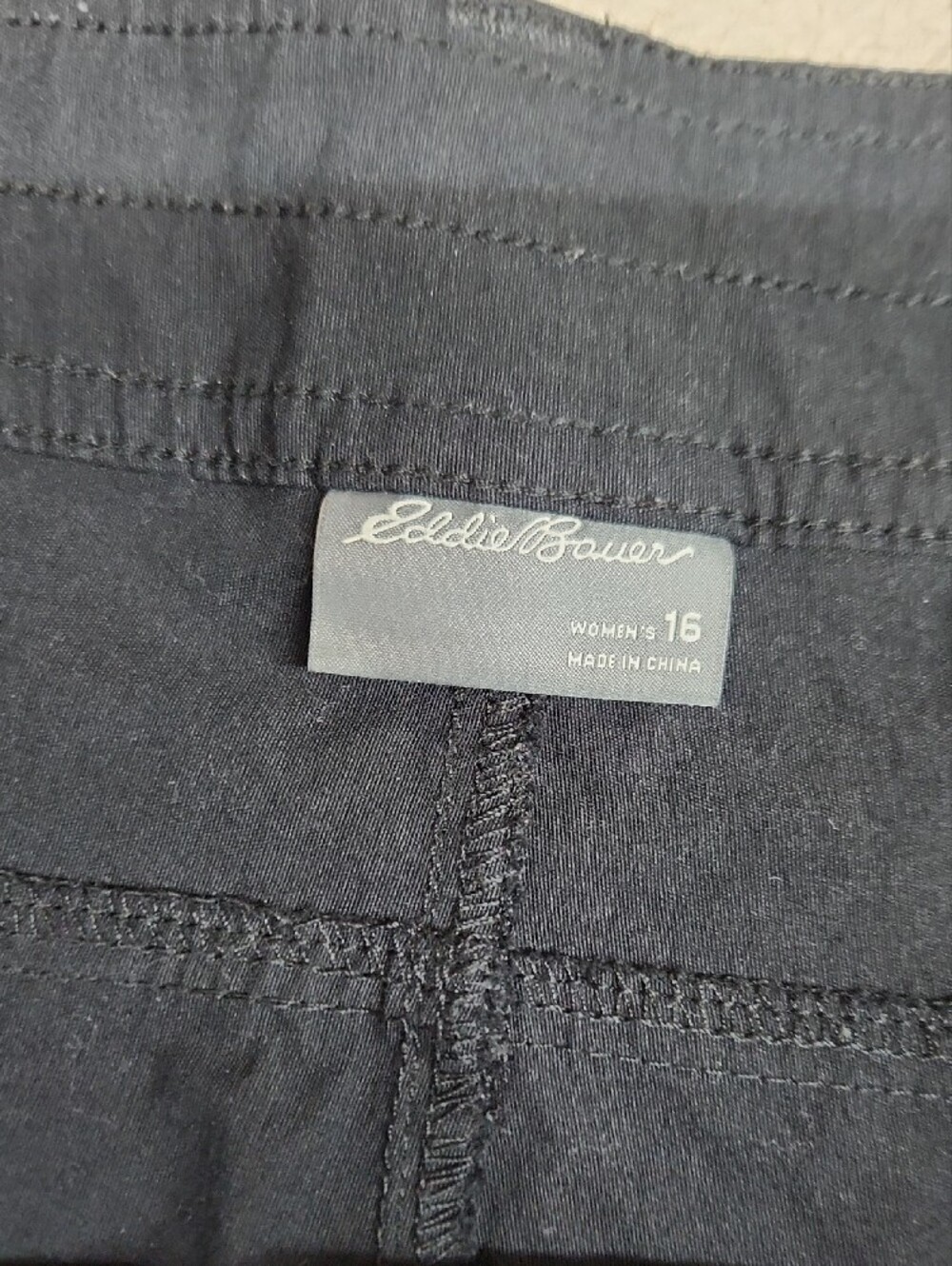 Eddie Bauer Black Women's Shorts - Picture 3 of 3